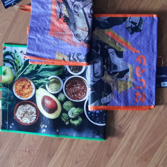 Set of 3 random reusable grocery bags - Picture 3 of 4